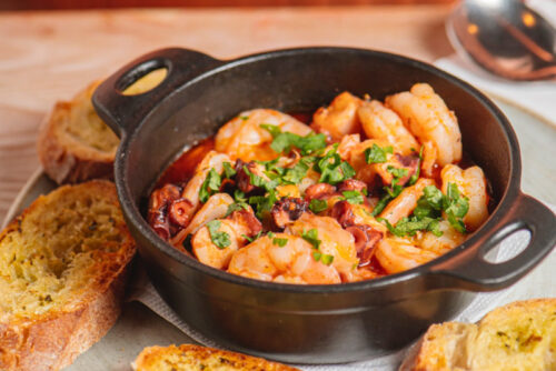 Pulpo y Camarones al Ajillo